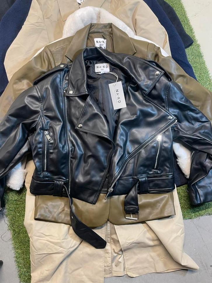 Partij NA-KD dameskleding 80+ stuks Nieuw met prijskaartjes, Kleding | Dames, Dames-kledingpakketten, Nieuw, Maat 38/40 (M), Ophalen of Verzenden