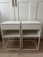 2 x ikea nachtkasje Vikhammer, Huis en Inrichting, Slaapkamer | Nachtkastjes, Ophalen, Zo goed als nieuw, Minder dan 45 cm