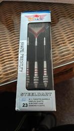 Dennis Priestley darts, Sport en Fitness, Darts, Ophalen of Verzenden, Zo goed als nieuw, Pijlen