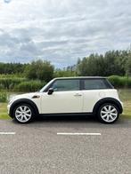 Mini 1.6 16V Cooper 2009 Wit, Auto's, Voorwielaandrijving, 750 kg, 4 cilinders, 4 stoelen
