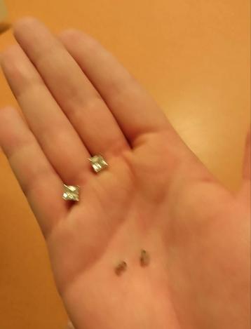 Vierkante Strass Oorknopjes beschikbaar voor biedingen