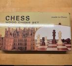 Chess board (never used, small damage), Ophalen, Nieuw