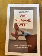 Gesigneerd boek 'Wat niemand weet' met klompstempel!, Boeken, Biografieën, Ophalen of Verzenden, Zo goed als nieuw, Overige