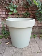 2x grote bloempot geen binnenpot rond licht groen kunststof, Kunststof, Tuin, Rond, Zo goed als nieuw