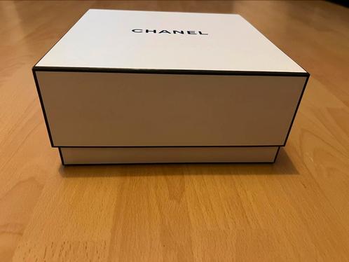 Chanel luxe gift box / cadeau doos /shoppingbag/verpakking, Verzamelen, Parfumverzamelingen, Nieuw, Toebehoren, Ophalen of Verzenden