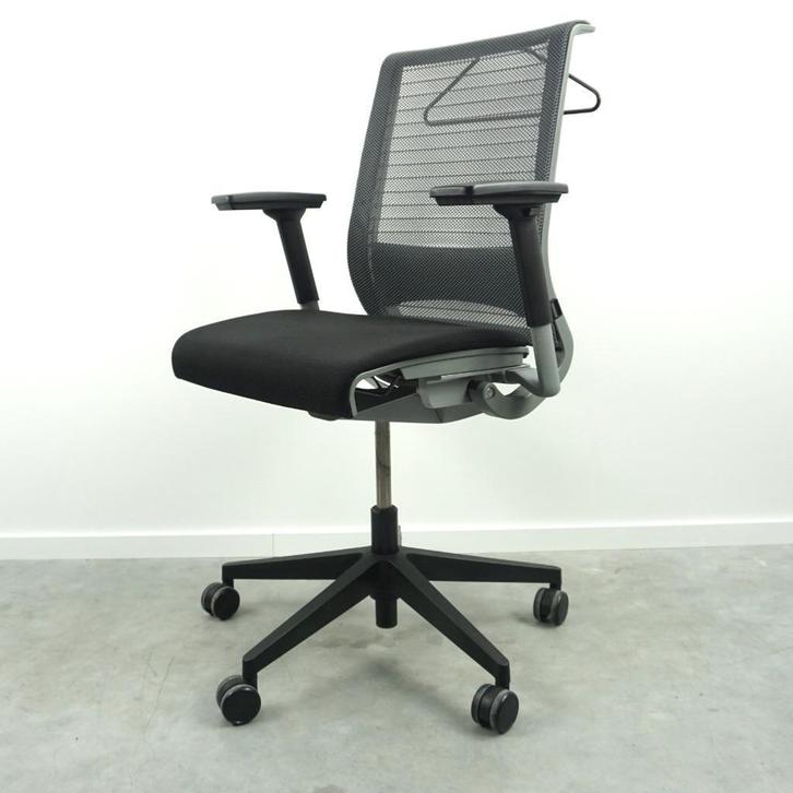 Steelcase Think bureaustoel met kleerhanger | Zwart | Grijs, Huis en Inrichting, Bureaustoelen, Gebruikt, Bureaustoel, Zwart, Ergonomisch