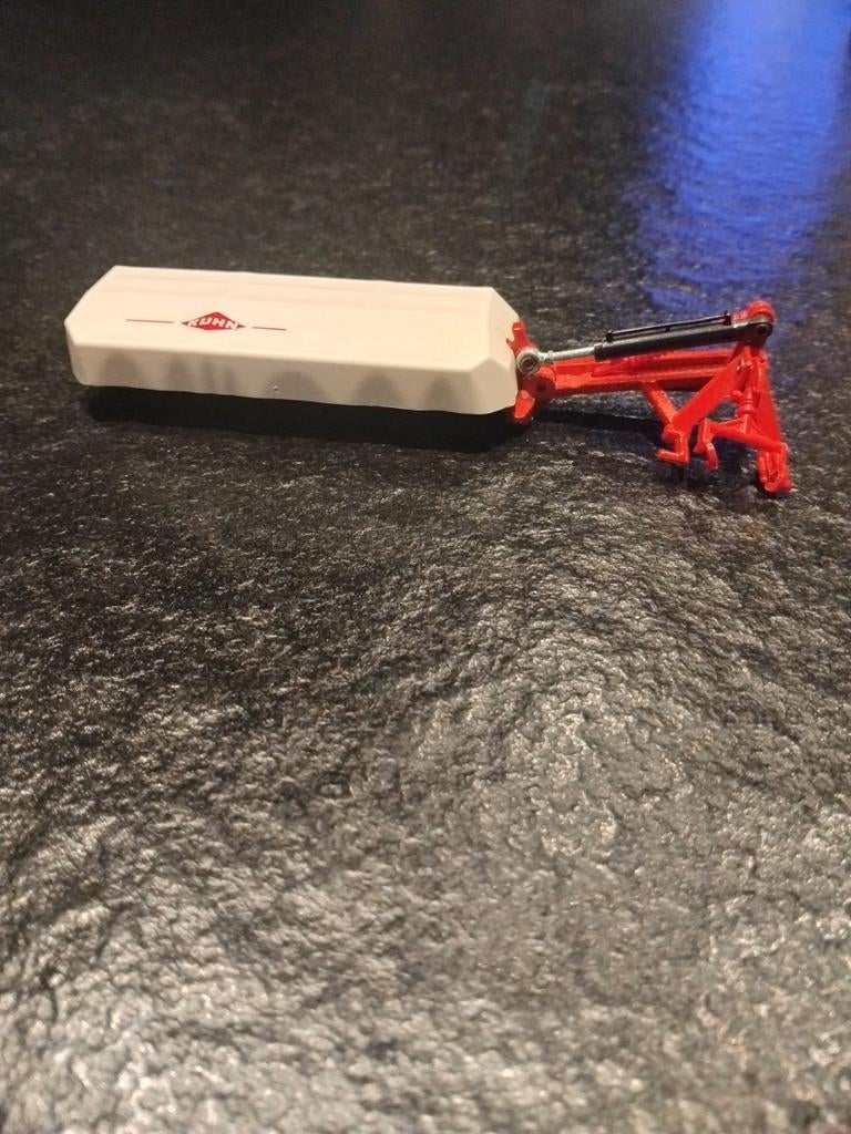 Siku 1:32 kuhn maaier, Ophalen of Verzenden, Bus of Vrachtwagen, SIKU