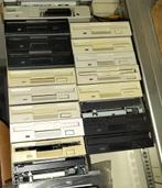 18x Floppy Disk Drive - 1.44M - 3.5 Inch (Wit & Zwart), Ophalen of Verzenden, Gebruikt, Intern, Windows