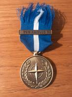 Originele NAVO medaille, Verzamelen, Militaria | Algemeen, Ophalen of Verzenden, Landmacht, Overige gebieden, Lintje, Medaille of Wings