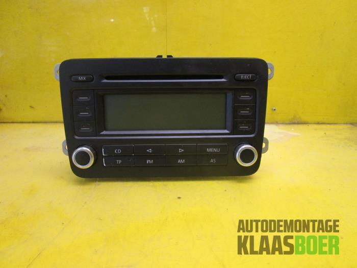 Radio CD Speler van een Volkswagen Golf, Auto-onderdelen, Elektronica en Kabels, Volkswagen, Gebruikt, 6 maanden garantie, 12 maanden garantie