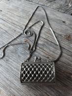 oude ketting parfum miniatuur houder, Verzamelen, Parfumverzamelingen, Verzenden, Zo goed als nieuw, Overige typen