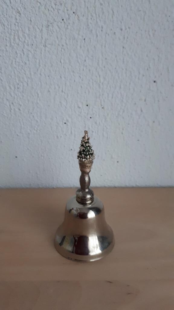 Erg leuk Kerst tafelbelletje met kerstboompje op de top, Antiek en Kunst, Curiosa en Brocante, Ophalen of Verzenden