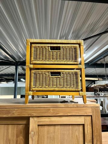 Rotan nachtkast vintage 2 laden beschikbaar voor biedingen