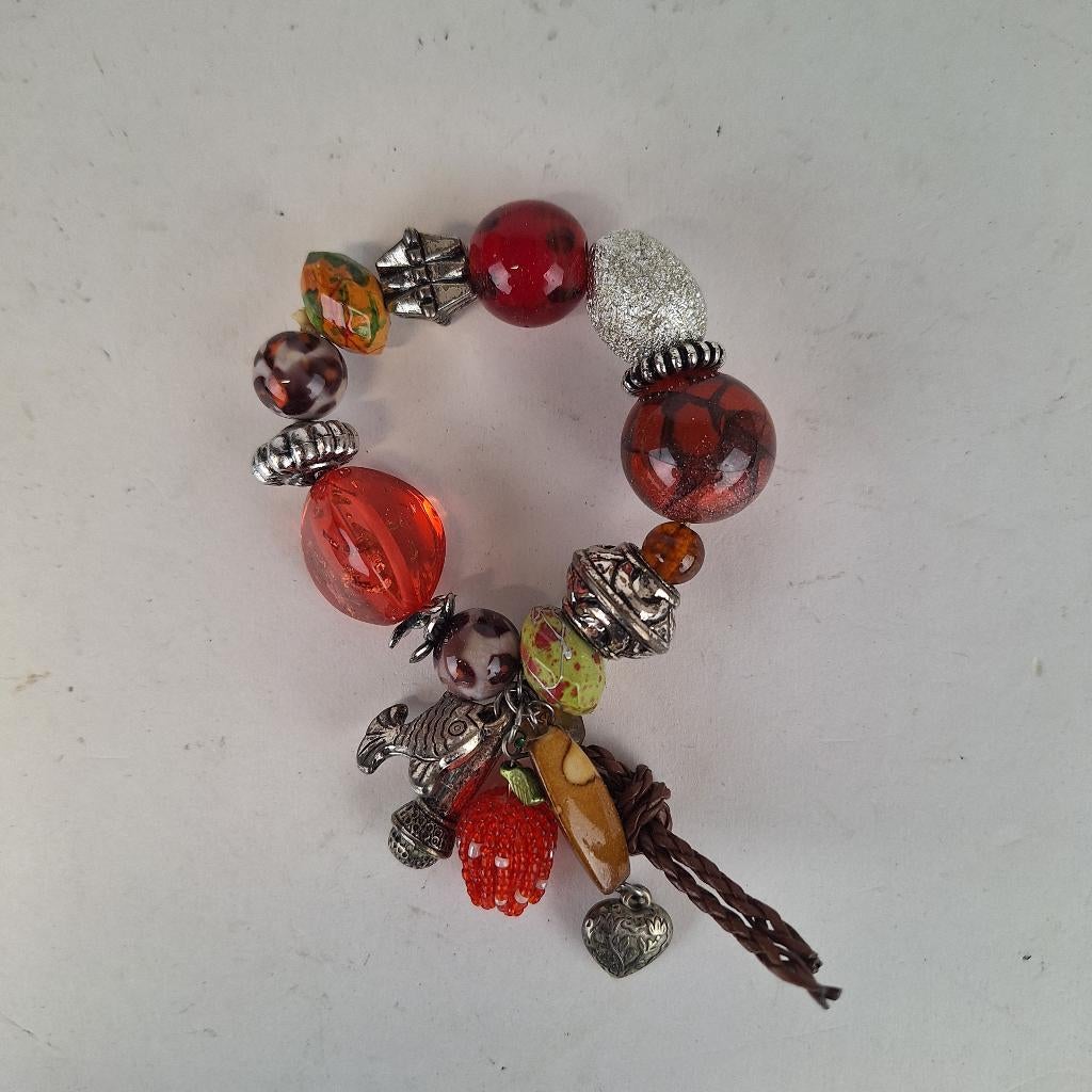 Armband met grove kralen, rood-transparant- oranje-zilver, Ophalen of Verzenden, Zo goed als nieuw, Rood
