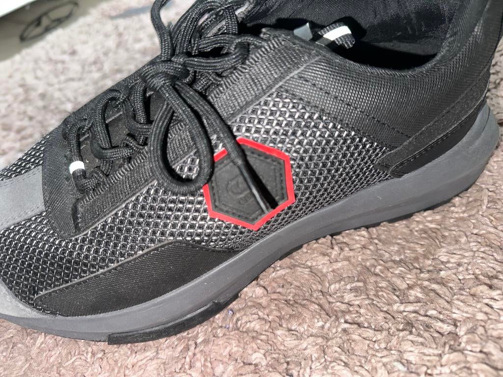 Dare2B Hex Swift Fitness Trainer - Zwart/Rood Sportschoenen, Ophalen of Verzenden, Zo goed als nieuw, Zwart, Sportschoenen