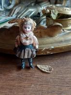 Prachtig klein heel oud Bisquit Porselein poppetje, Ophalen of Verzenden, Gebruikt, Pop