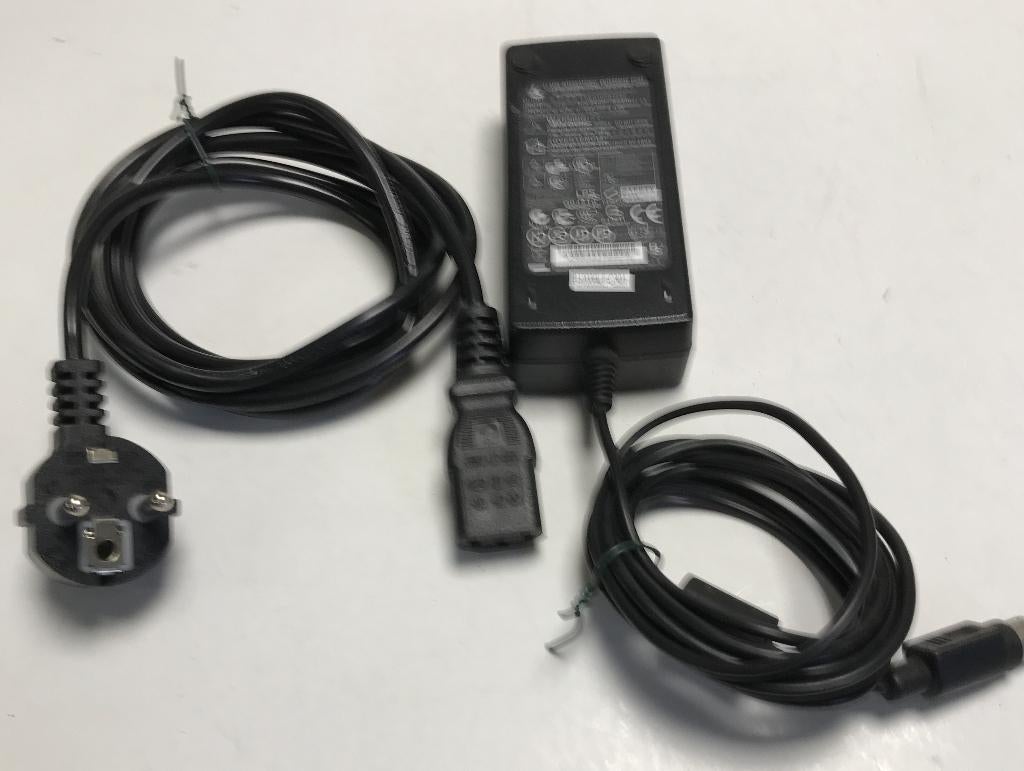 Voeding 12 Volt - 3,33 A met speciale plug {1360}, Hobby en Vrije tijd, Elektronica-componenten, Ophalen of Verzenden, Gebruikt