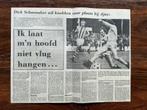 Voetbal krantenartikel Ajax Schoenaker knokken plaats 1976, Ophalen of Verzenden, Knipsel(s)