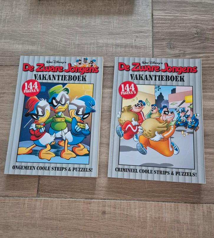 2x De Zware Jongens Vakantieboeken Donald Duck zgan, Boeken, Stripboeken, Zo goed als nieuw, Meerdere stripboeken, Ophalen of Verzenden