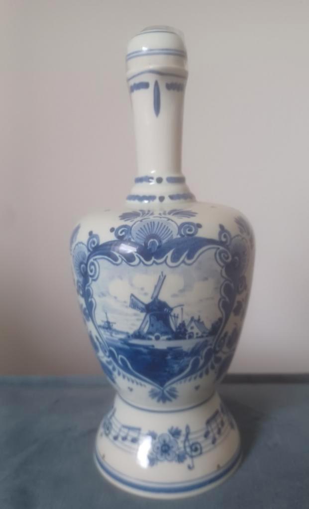 Oude Delfts blauwe schenkkan met speeldoosje opwindbaar, Antiek en Kunst, Antiek | Vazen, Ophalen of Verzenden