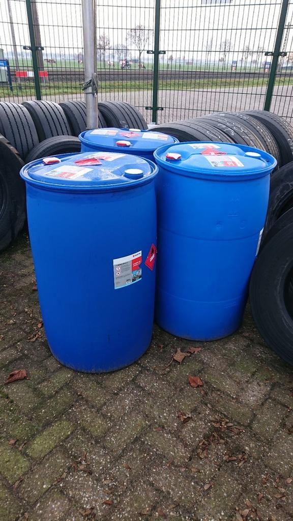 200 liter vaten voor opslag regenwater of brandstof, 150 liter of meer, Ophalen, Gebruikt, Kunststof