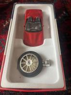 Model auto Chevrolet met parfum flesje, Hobby en Vrije tijd, Modelauto's | 1:18, Ophalen of Verzenden, Zo goed als nieuw