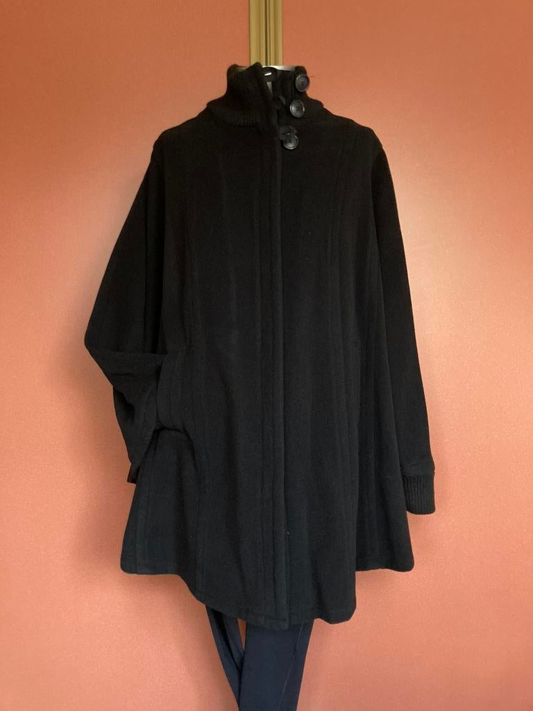 M&S cape wol zwart 1 maat zgan😍mooi🥰❤️🌟, Verzenden, Zo goed als nieuw, Maat 46/48 (XL) of groter, Zwart