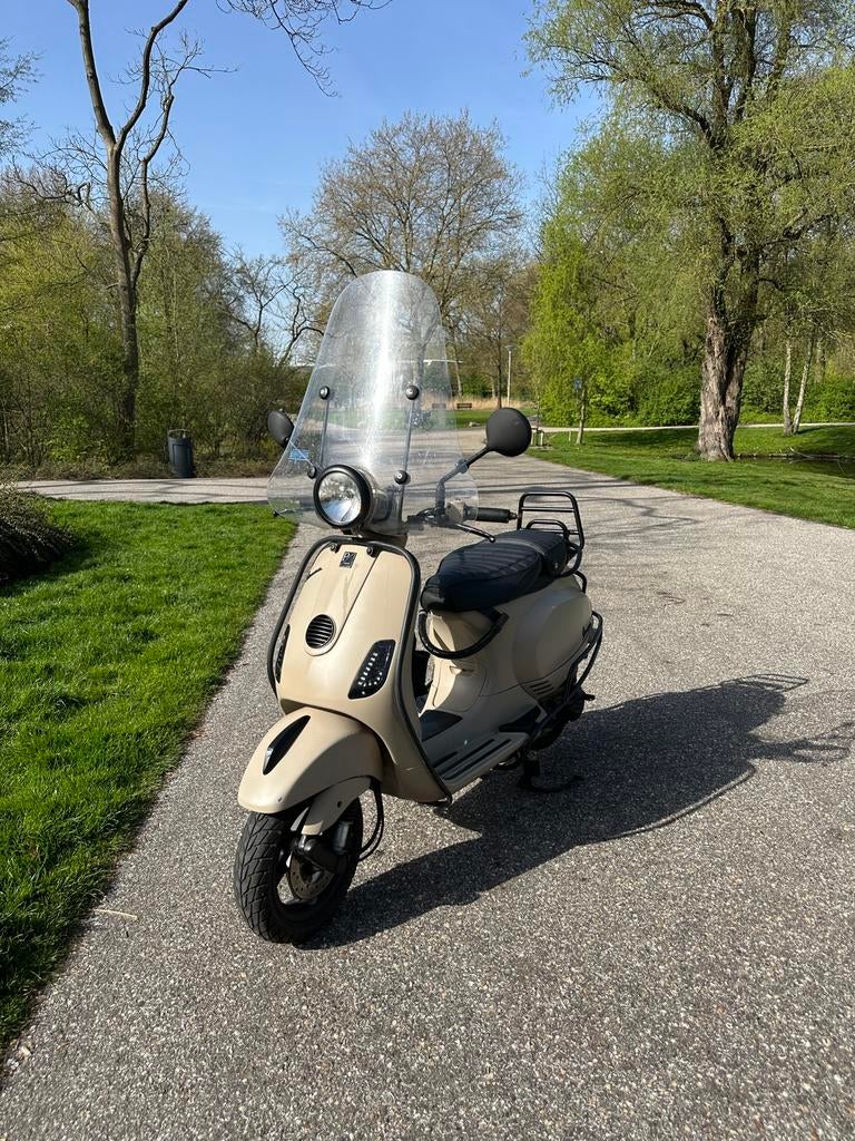 Vespa LX50 BROM 2013 4T (Custom) (Desert Storm), Ophalen, Benzine