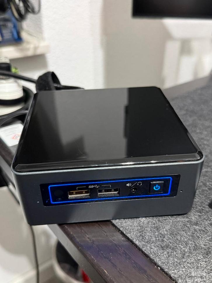 Intel NUC Mini PC – Compact & Stil, Computers en Software, Desktop Pc's, Zo goed als nieuw, Minder dan 2 Ghz, SSD, 8 GB, Ophalen of Verzenden