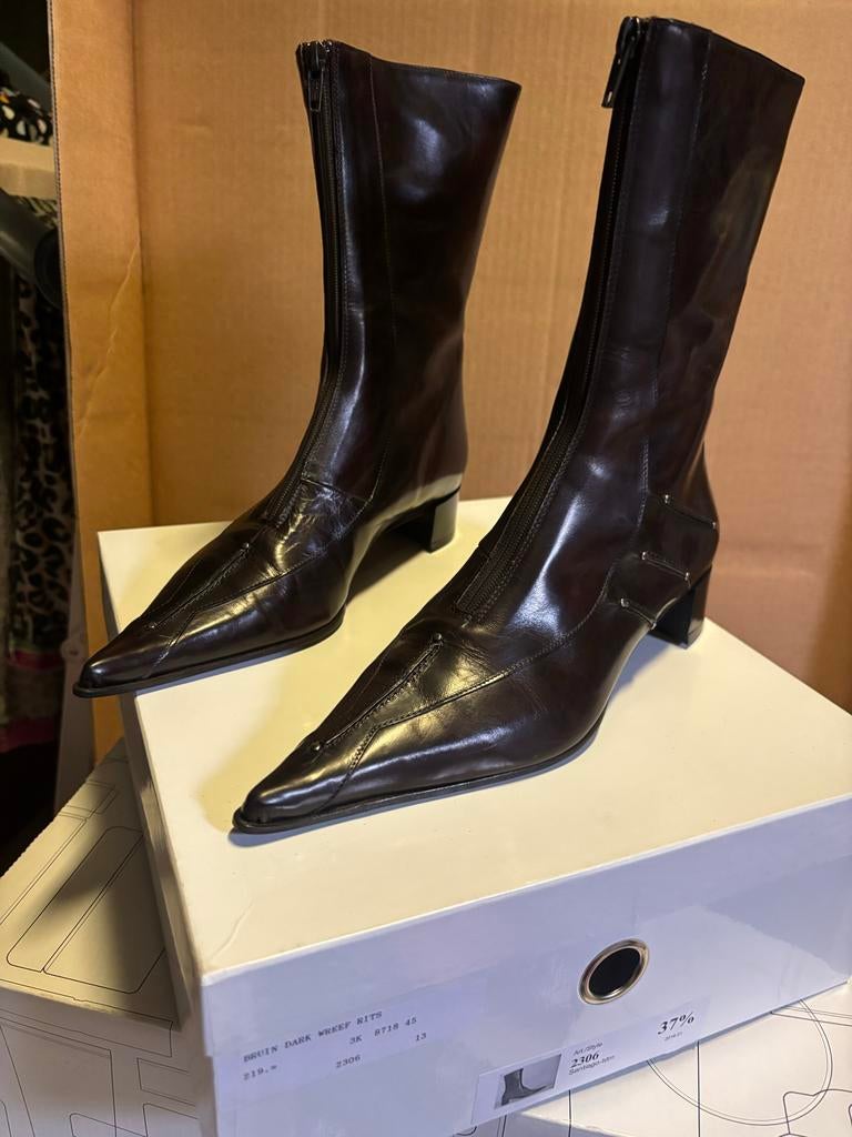 Nieuwe donkerbruine halfhoge laarzen - Zolder opruiming, Kleding | Dames, Schoenen, Verzenden, Nieuw, Bruin, Lage of Enkellaarzen