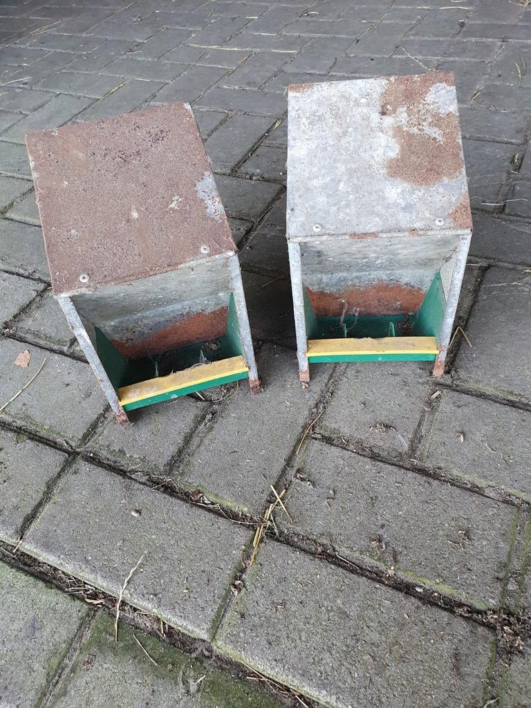 2x Voersilo verzinkt voerbak kuikens kippen eenden, Ophalen, Nieuw, Drinken en Voederen