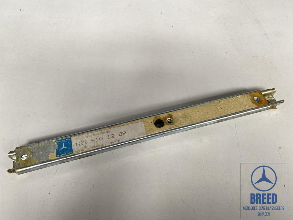 NOS stoelgeleider links of rechts Mercedes-Benz W116 W123, Auto-onderdelen, Interieur en Bekleding, -, Nieuw, Ophalen of Verzenden