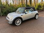 Mini 1.6 16V Cooper Cabrio Navi, PDC en Lederen Bekleding, Auto's, Mini, Voorwielaandrijving, Zwart, 4 cilinders, Cabriolet