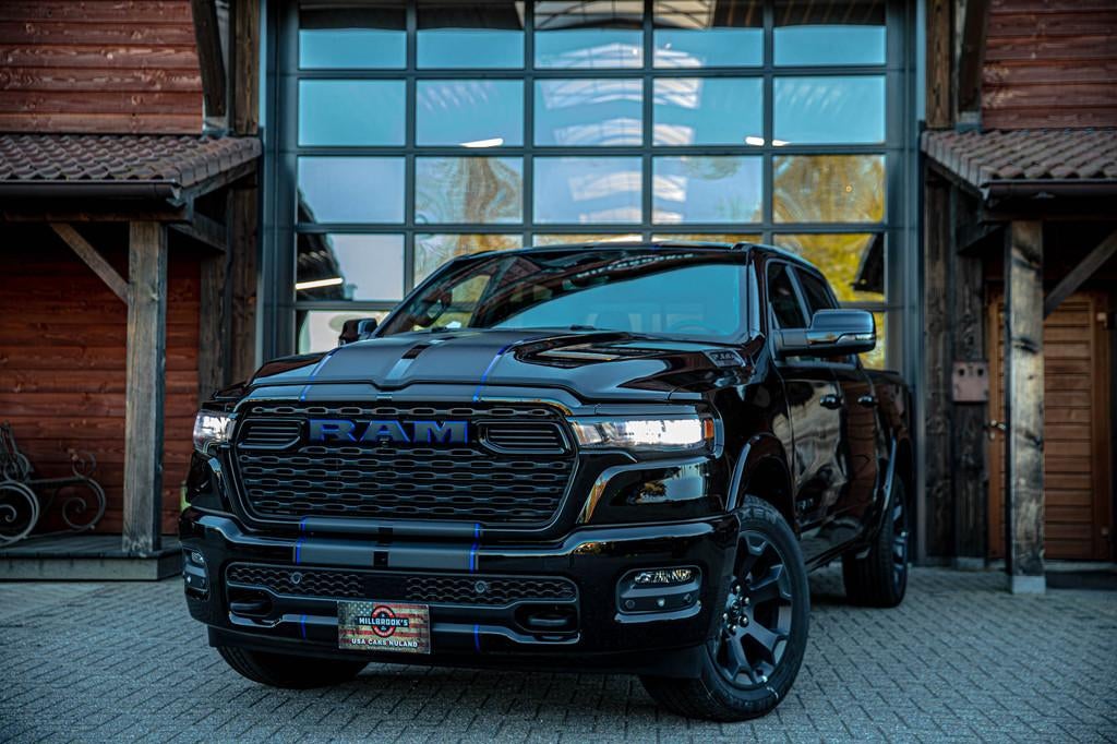 Dodge Ram 1500 Big Horn BPM VRIJ, 2025 Model! Adaptieve crui, Automaat, Parkeercamera, Zwart, 4 stoelen