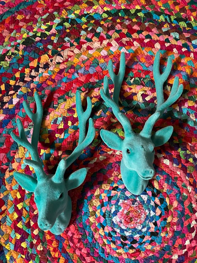 2 decoratieve groene zachte hertenkopjes - vrolijk interieur, Ophalen of Verzenden, Gebruikt