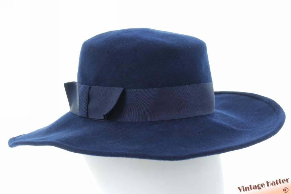Vintage Wijde dames floppyhoed blauw vilt 54,5 = XS, Kleding | Dames, Hoeden en Petten, Ophalen of Verzenden, Zo goed als nieuw