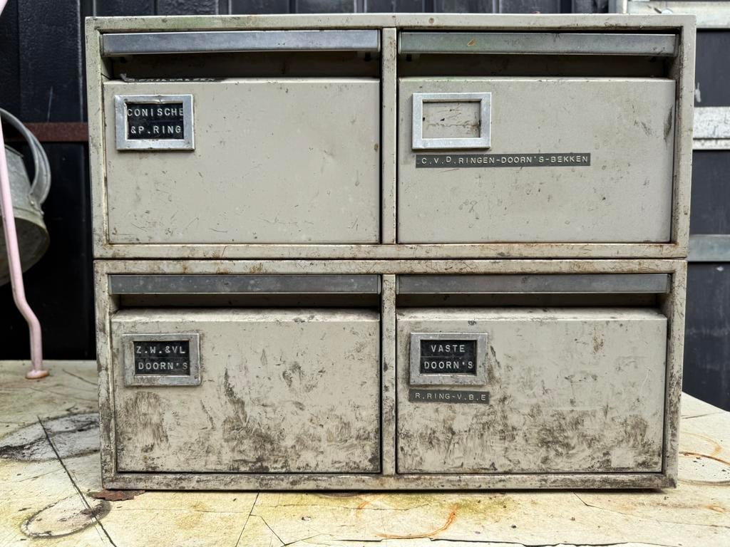 Oud archief ladeblok ladekastje industrieel, Ophalen