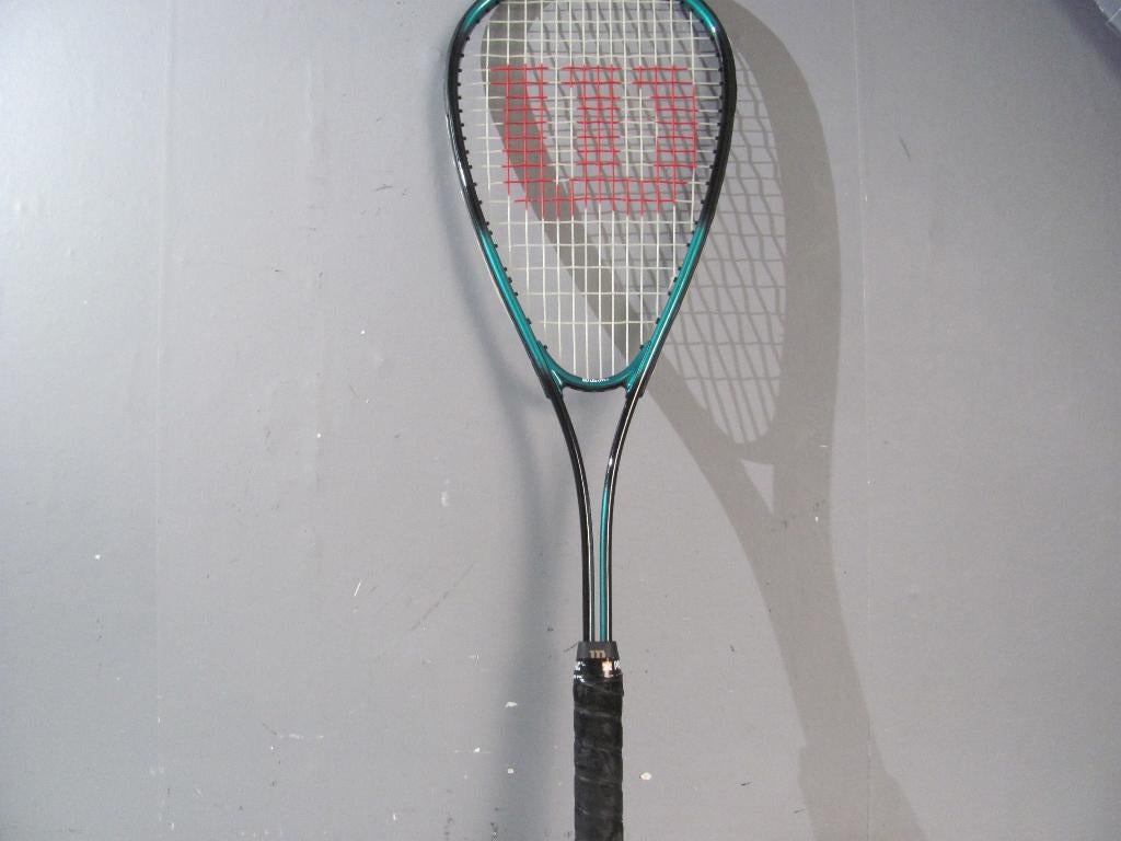 Squashracket van Wilson the Rally 6000 series, Sport en Fitness, Squash, Ophalen of Verzenden, Zo goed als nieuw, Racket, Met hoes