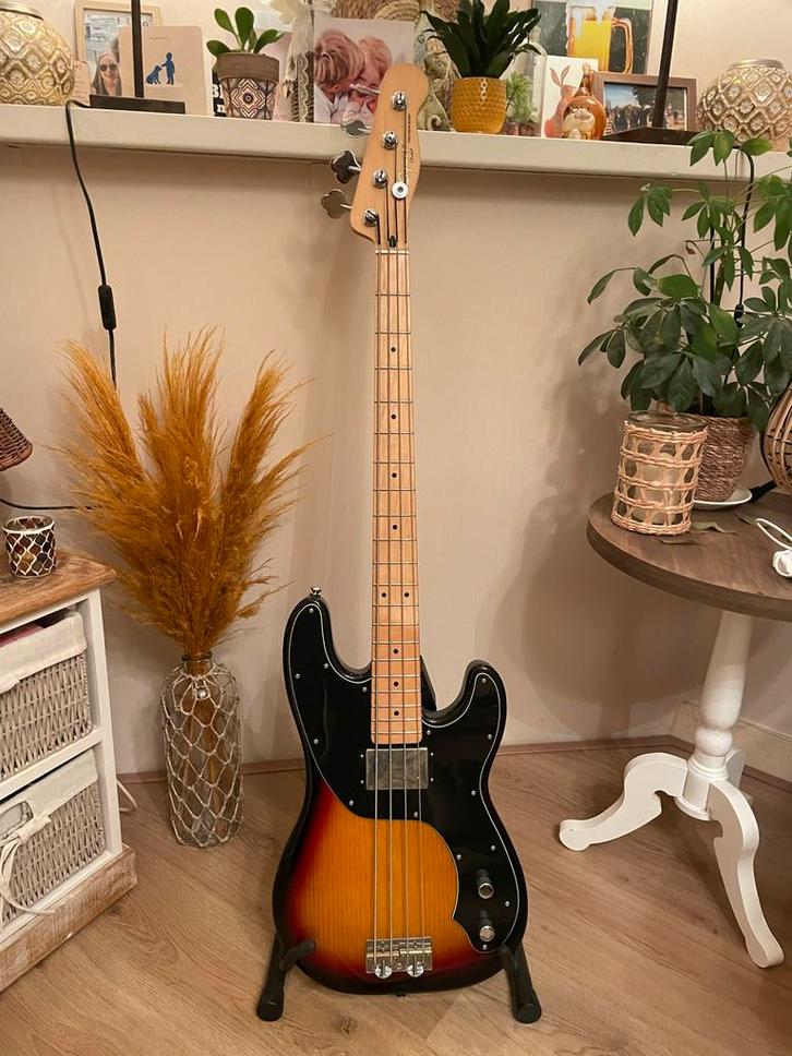 Squier Vintage Modified Precision Bass TB, Muziek en Instrumenten, Snaarinstrumenten | Gitaren | Bas, Zo goed als nieuw, Elektrisch