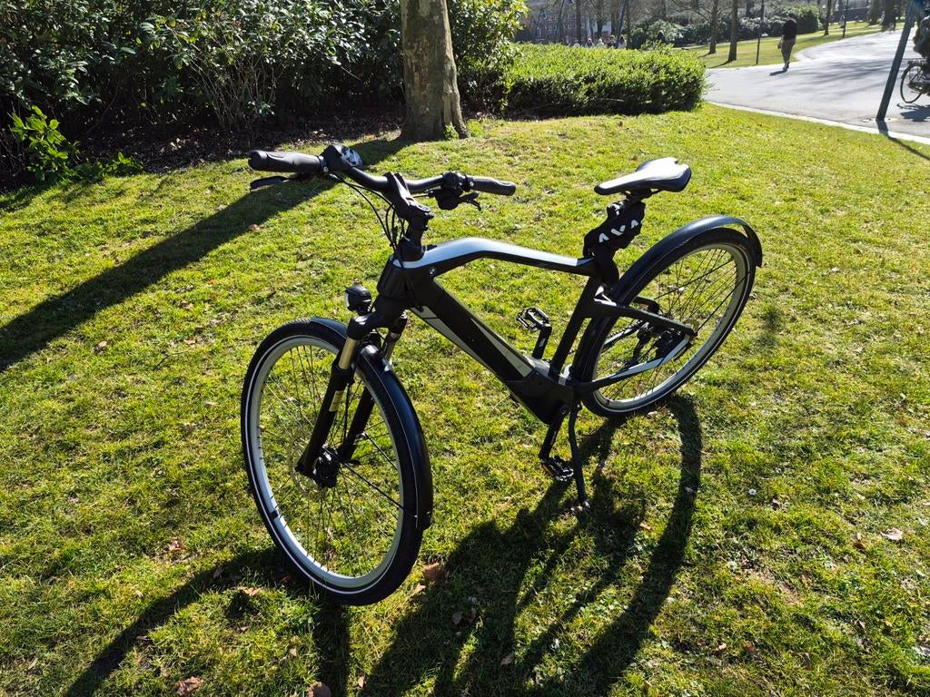 BMW Elektrische Fiets - Stijlvol en Krachtig, Zo goed als nieuw, 59 cm of meer, 50 km per accu of meer, Ophalen