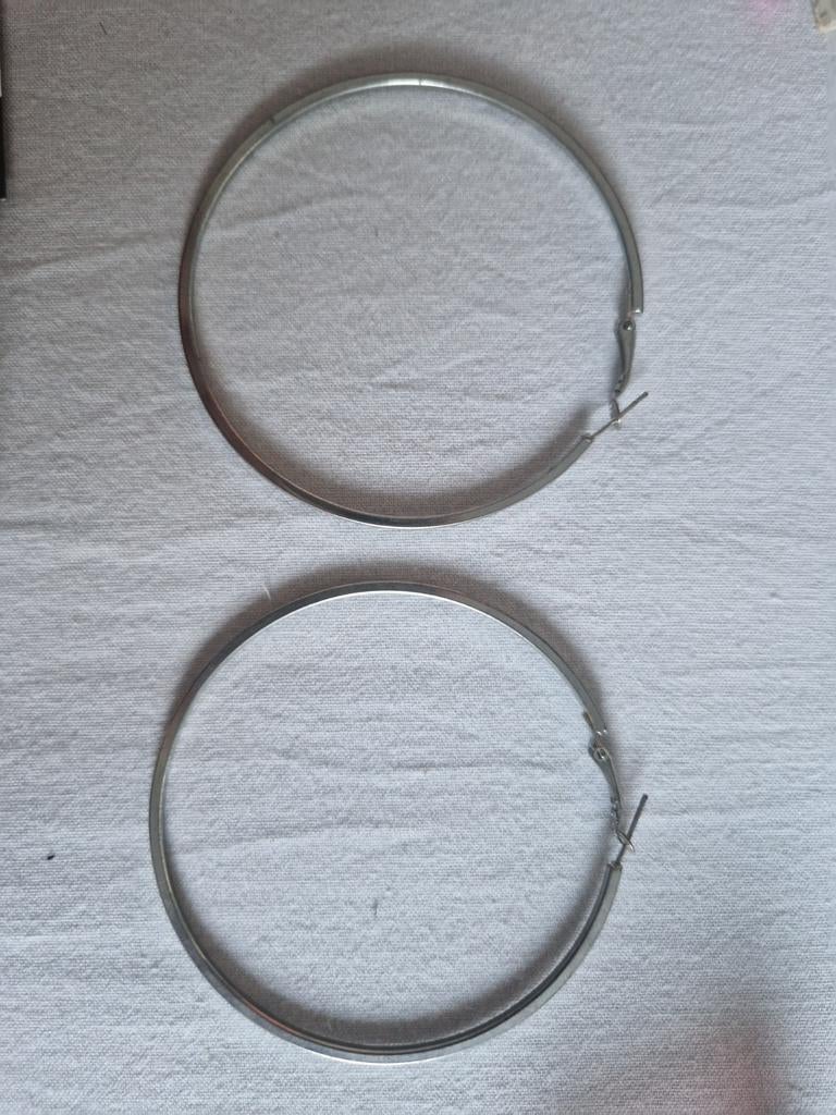 Grote Hoepel Oorbellen - Zilverkleurig, Overige materialen, Ophalen of Verzenden, Zilver, Hangers