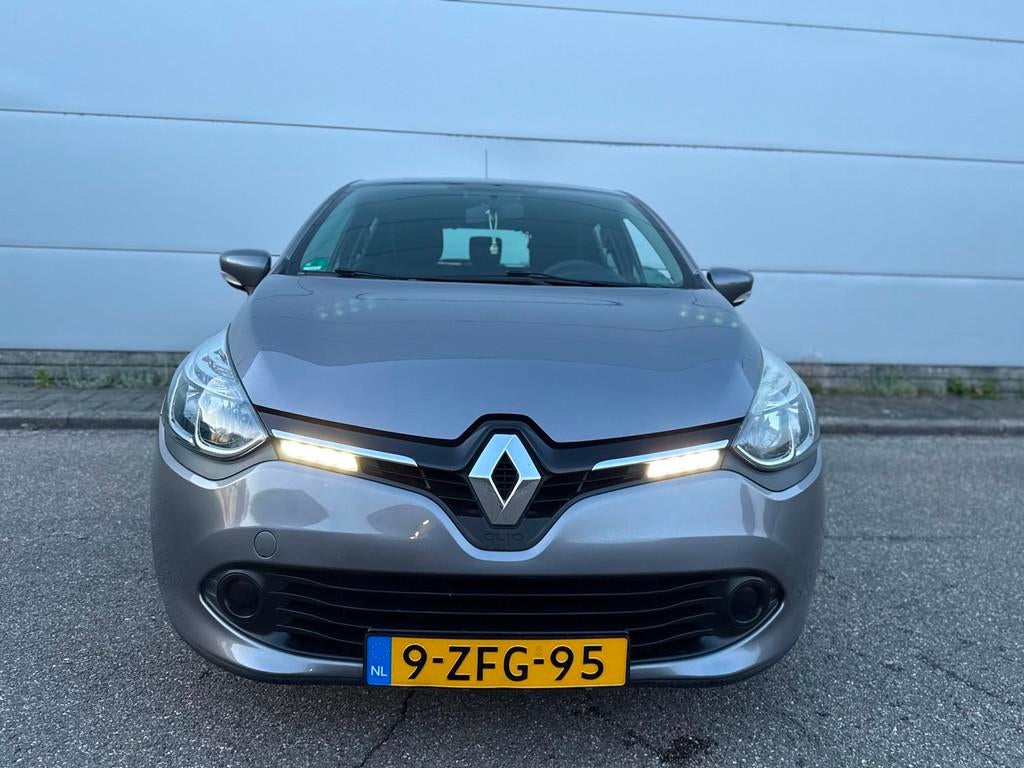 Renault Clio 1.5 dCi ECO 5D (bj 2015) AIRCO|NAVI|CRUISE|LMV|, Auto's, Renault, Voorwielaandrijving, Stof, Gebruikt, Zwart