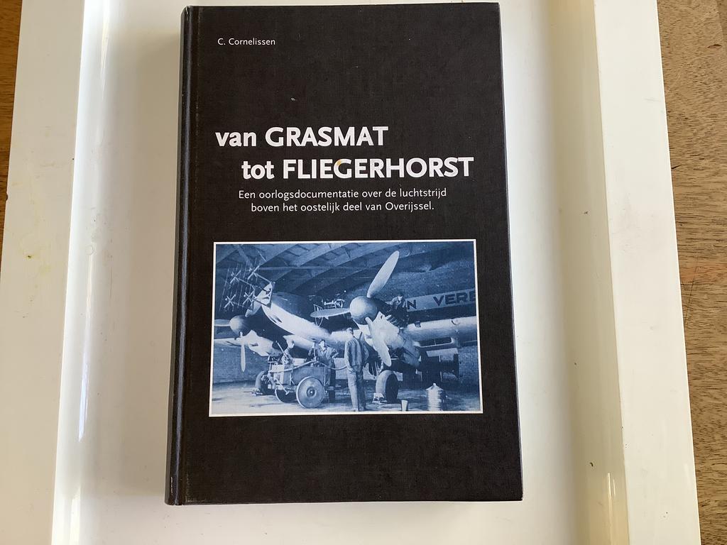 van GRASMAT tot FLIEGERHORST., Ophalen of Verzenden, Zo goed als nieuw