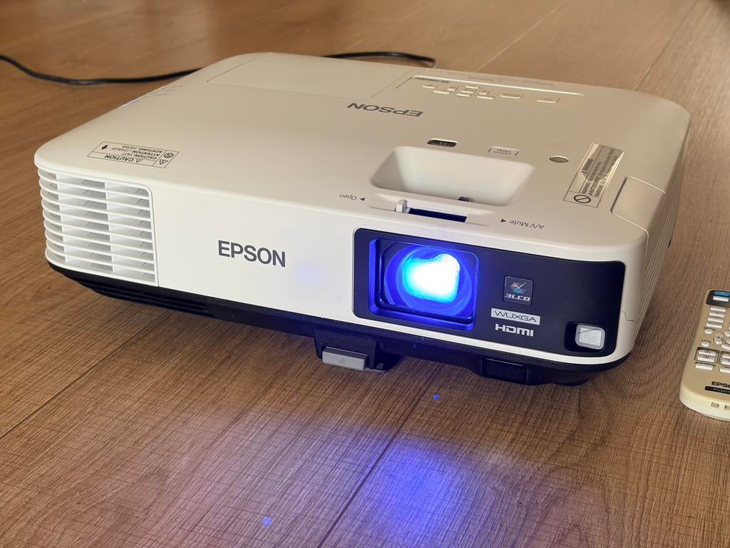 Pro WUXGA Beamer /Epson 1980WU/4400 lumen/Kraakhelder+Scherp, Ophalen of Verzenden, Gebruikt