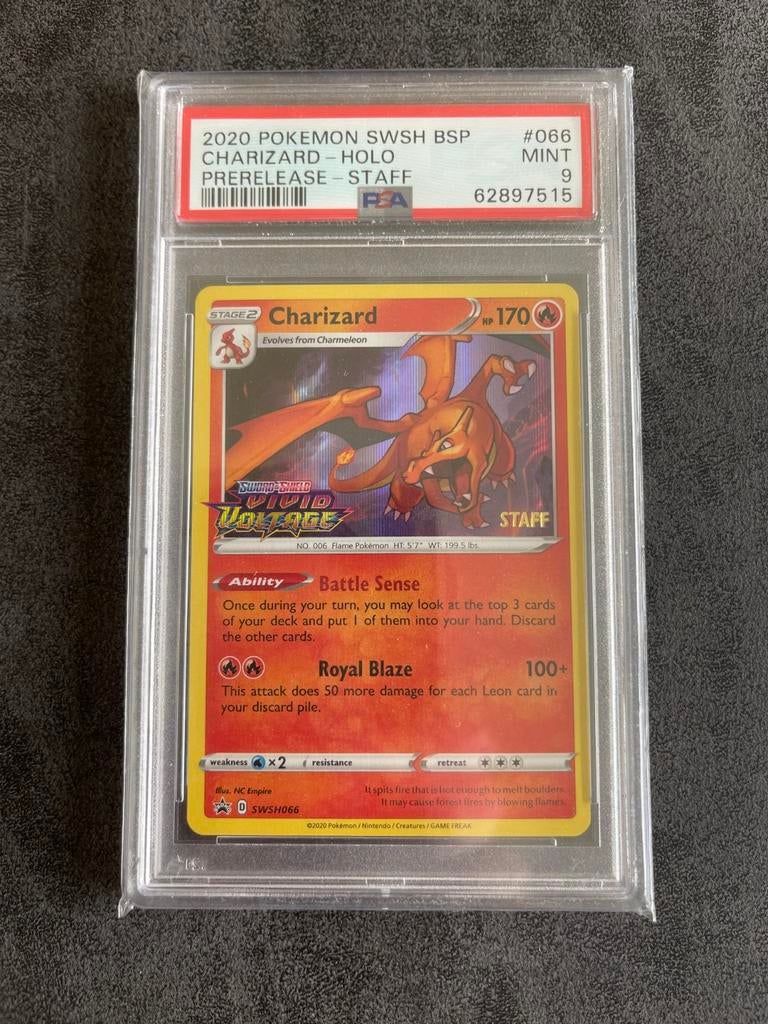 Charizard Vivid Voltage Prerelease STAFF PSA 9 Pokémon Kaart, Hobby en Vrije tijd, Verzamelkaartspellen | Pokémon, Ophalen of Verzenden