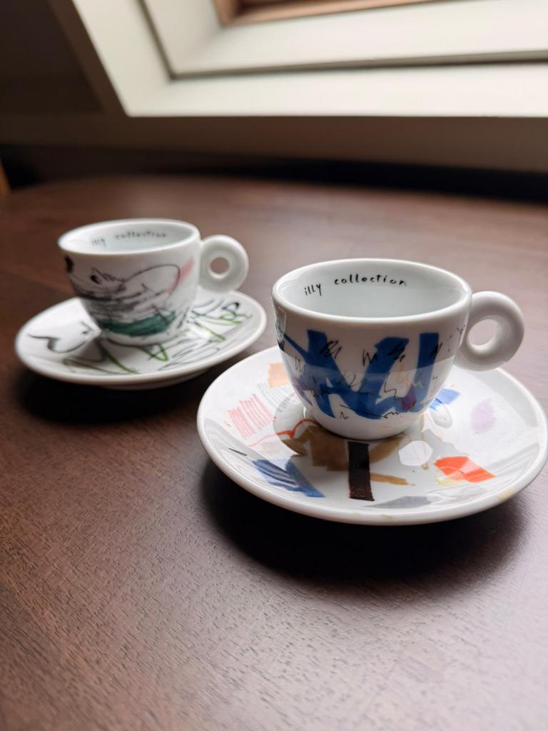 Illy Art Collection espresso kopjes (2004) collectors item!, Verzamelen, Ophalen of Verzenden, Zo goed als nieuw, Porselein, Kop en/of schotel