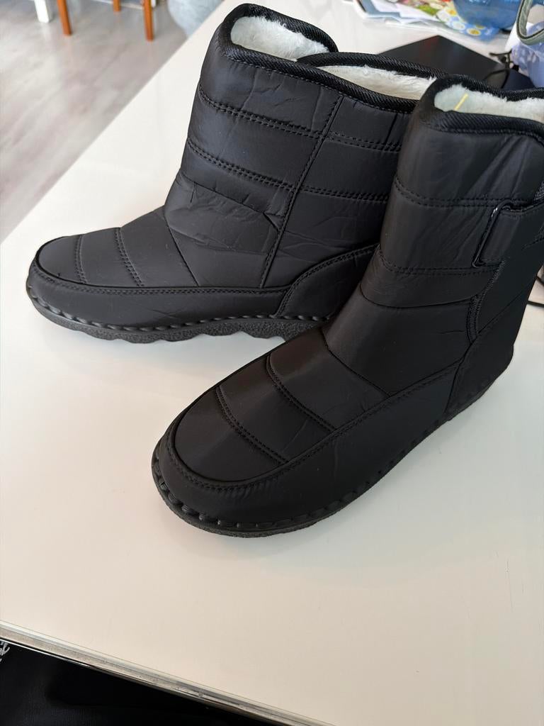 Nieuwe gevoerde winterlaarzen - Maat 42, Ophalen of Verzenden, Nieuw, Maat 42/44 (L), Overige typen