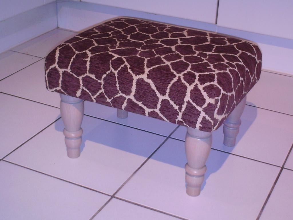 Voetenbank - donkerbruin giraf stof - witte poten - NIEUW !, Minder dan 50 cm, Nieuw, Minder dan 50 cm, Ophalen of Verzenden