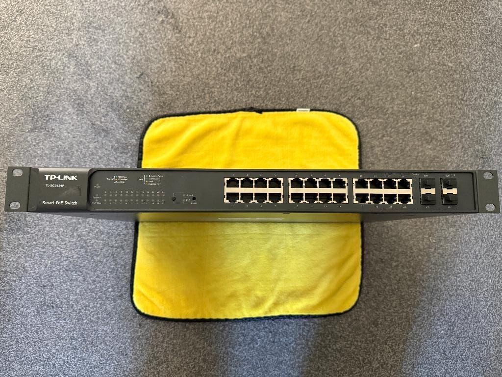 TP-Link TL-SG2424,  24 poorts gigabit switch met PoE, Ophalen of Verzenden, Gebruikt