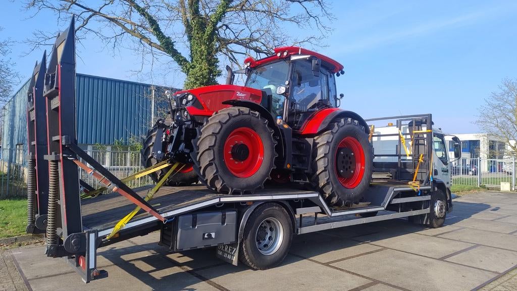 Trekker transport landbouwmachines vervoer tractoren shovel, Met chauffeur, Verhuiswagen of Bestelauto